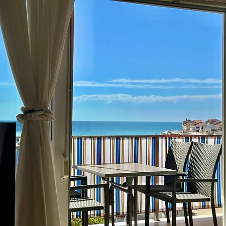 Elaine's View * Umag