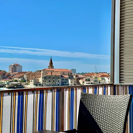 Elaine's View Apartment *
