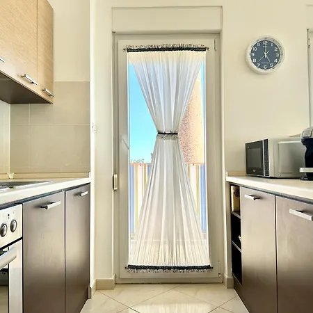 Elaine's View Apartment *