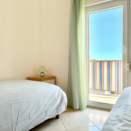 Elaine's View Apartment