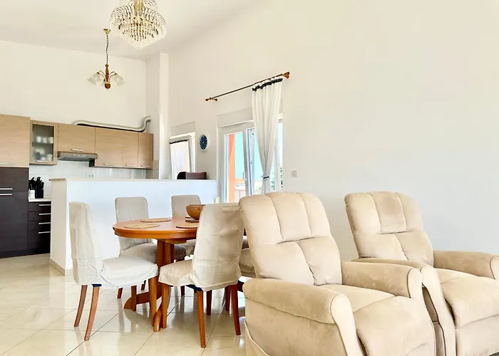 Elaine's View Apartamento *