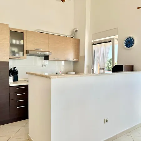 Elaine's View * Umag